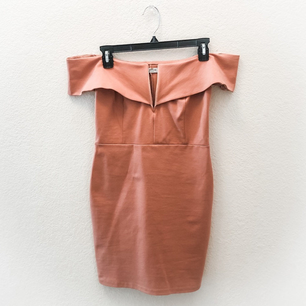 NWT Off The Shoulder Body Con Dress in Mauve - Picture 7 of 8